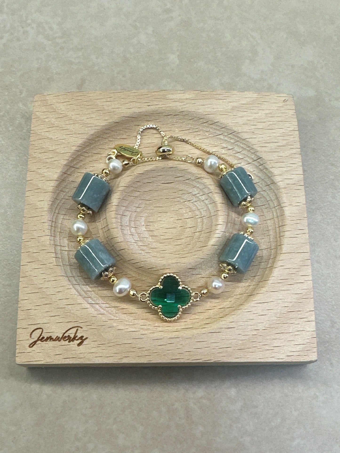 JOELLA 1.1 - Bluewater Jade Barrels with Green Clover Centrepiece and Freshwater Pearls Bracelet
