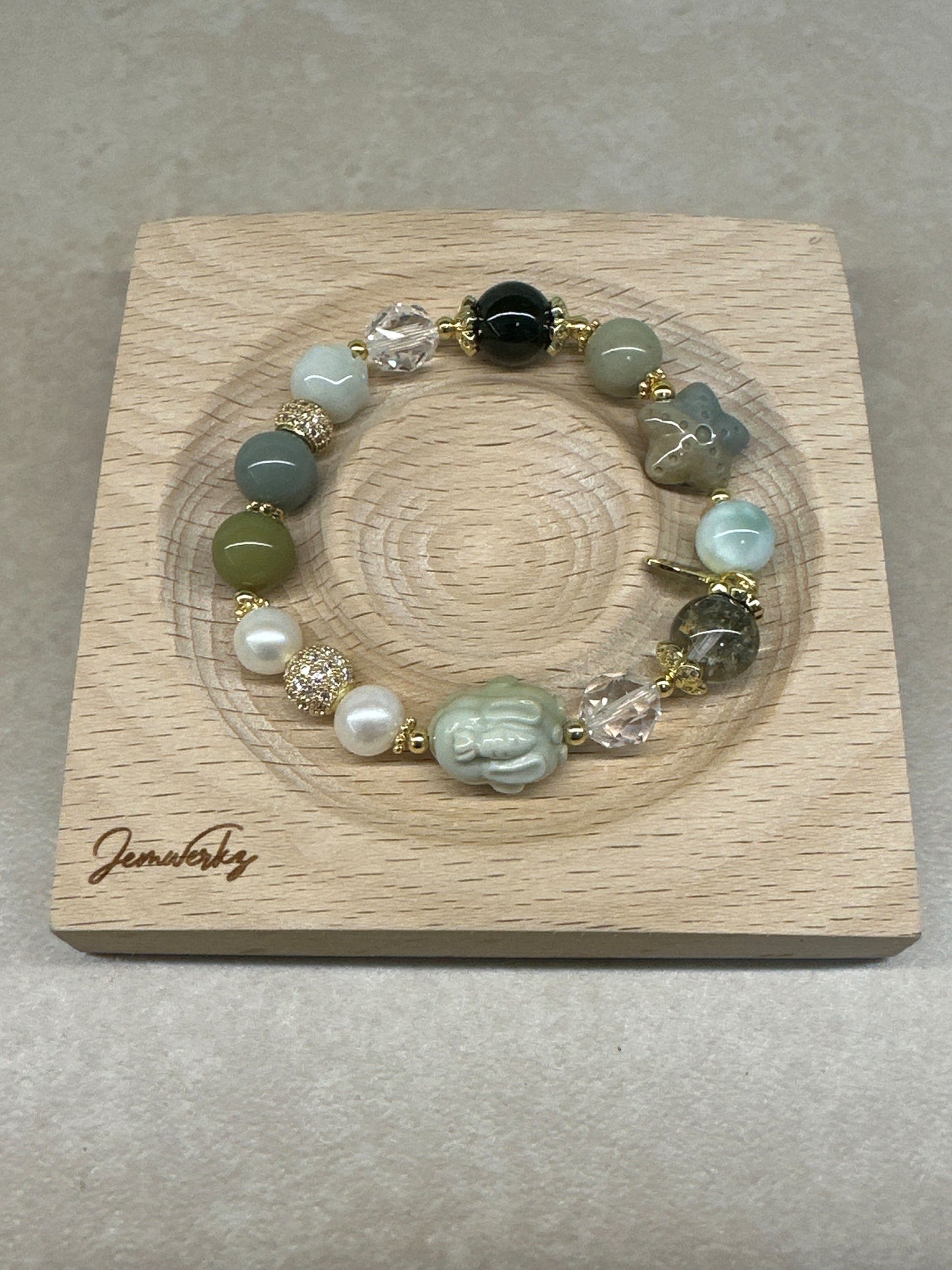 ALYXA - Alashan Agate Bunny and Carrot Bracelet