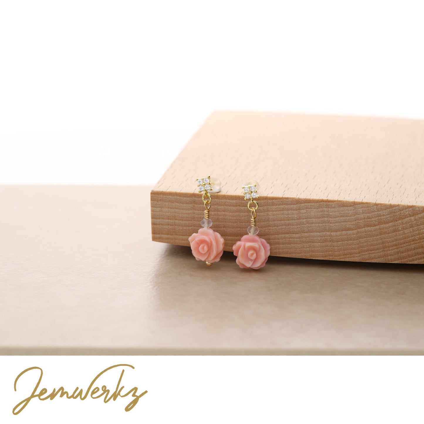 QUINZEL - Queen Conch Shell Rose Earrings