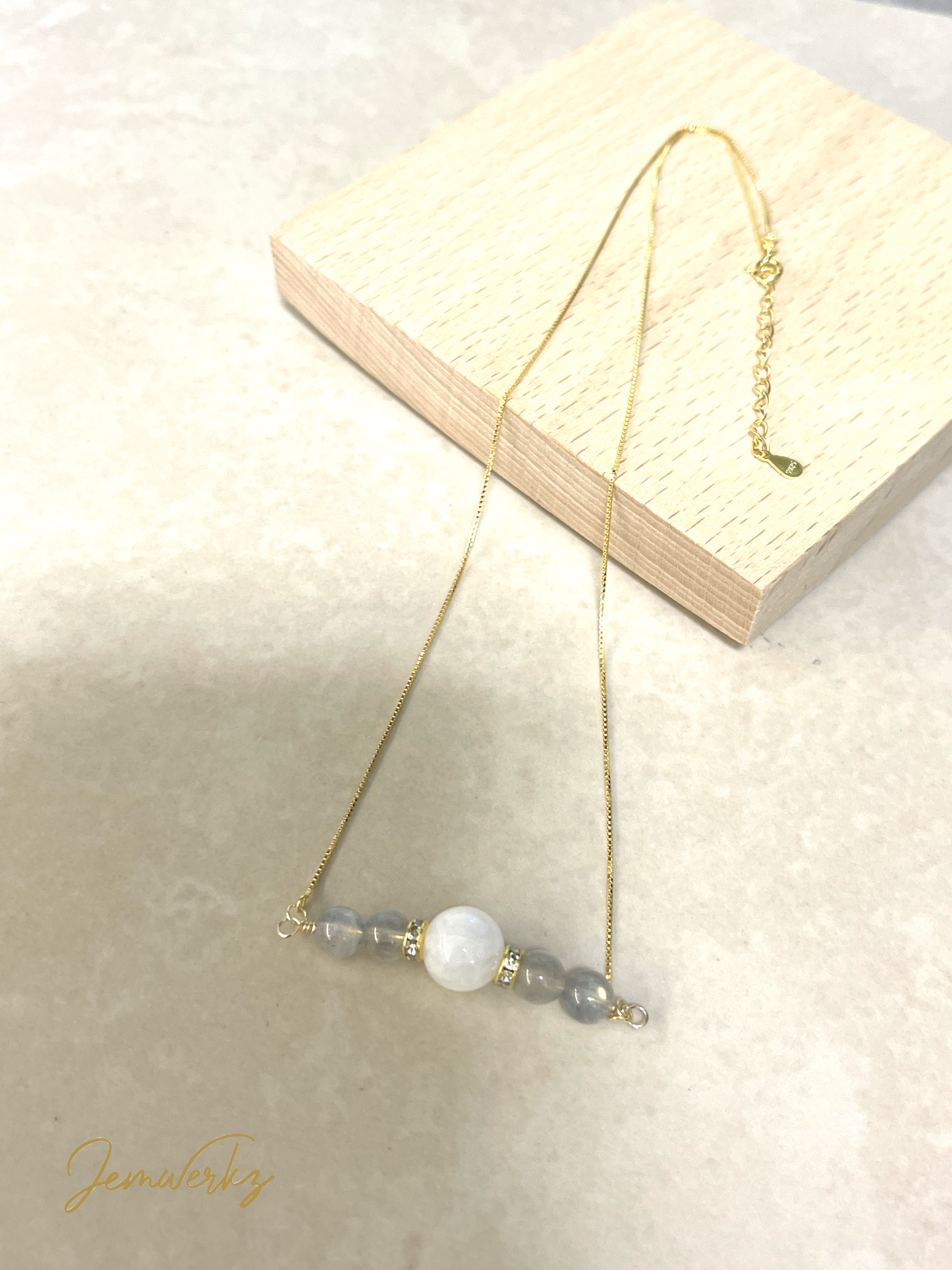 LILY 1.0 -  Moonstone and Labradorite Necklace