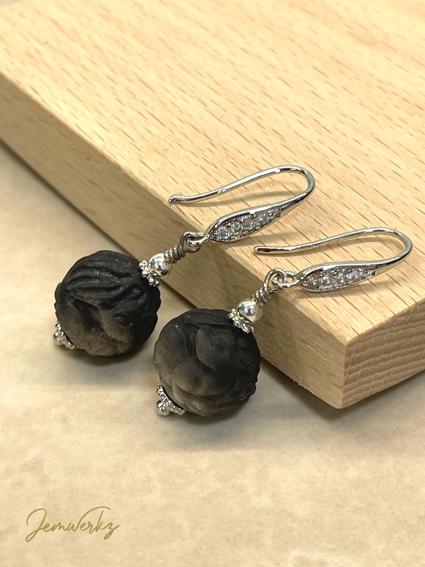 ONNORA - Obsidian Fox Bead Earrings