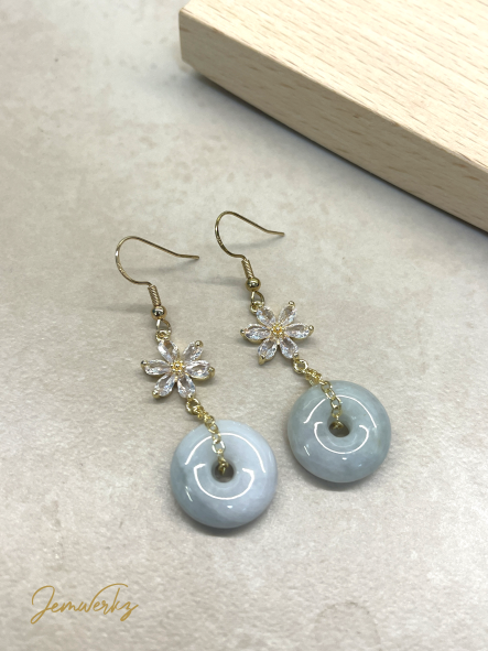 JALYNE 2.0 - Jade Donut with Zircon Flower Charm Earrings