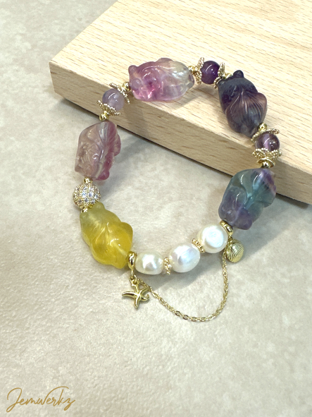 FLORENCE 1.0 - Fluorite Goldfish Bracelet with Freshwater Pearls