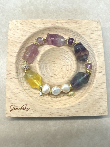 FLORENCE 1.0 - Fluorite Goldfish Bracelet with Freshwater Pearls