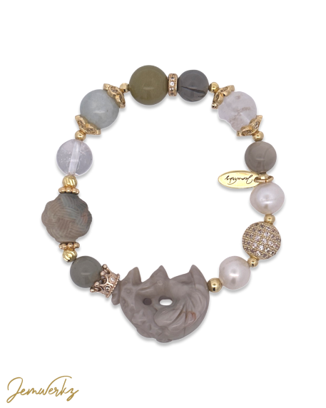 AKIO - Alashan Agate Moon Fox Bracelet with Jade, Moonstone, Clear Quartz and Freshwater Pearls (Green)