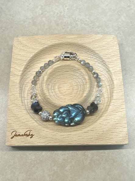 LAVELLE - Labradorite 9-Tailed Fox Bracelet with Faceted Labradorite and Clear Quartz