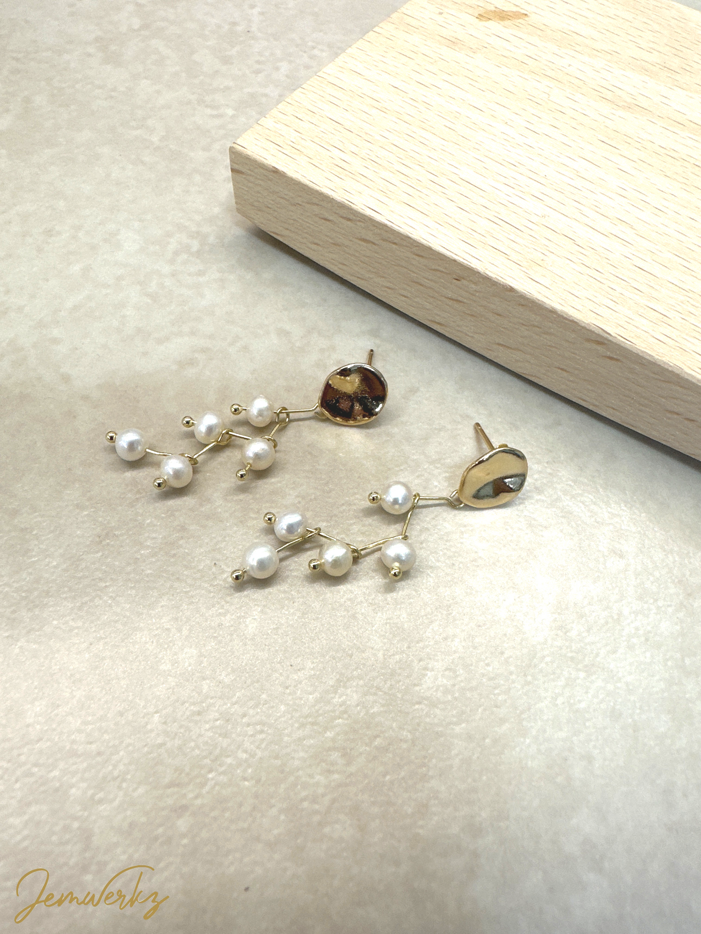 FAERY - Freshwater Pearl Earrings