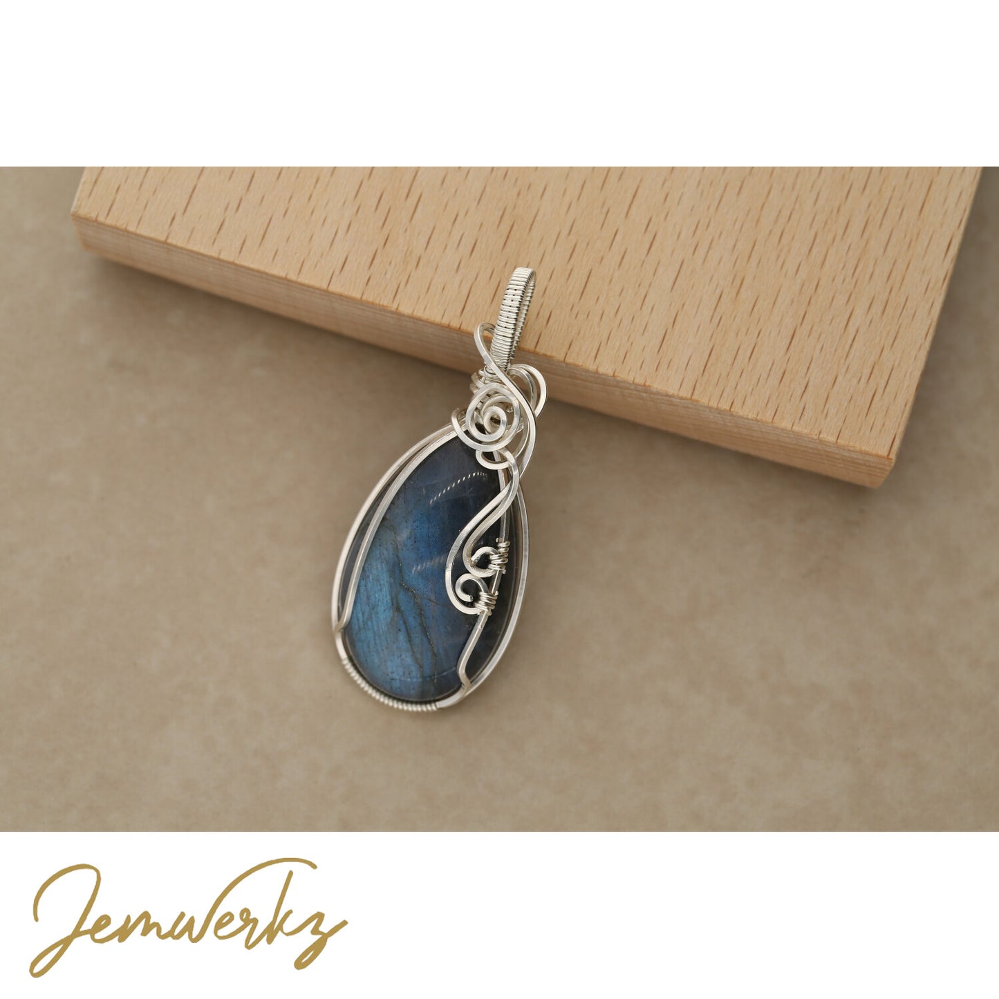 LENNOX - Labradorite Teardrop Wire-wrapped Pendant