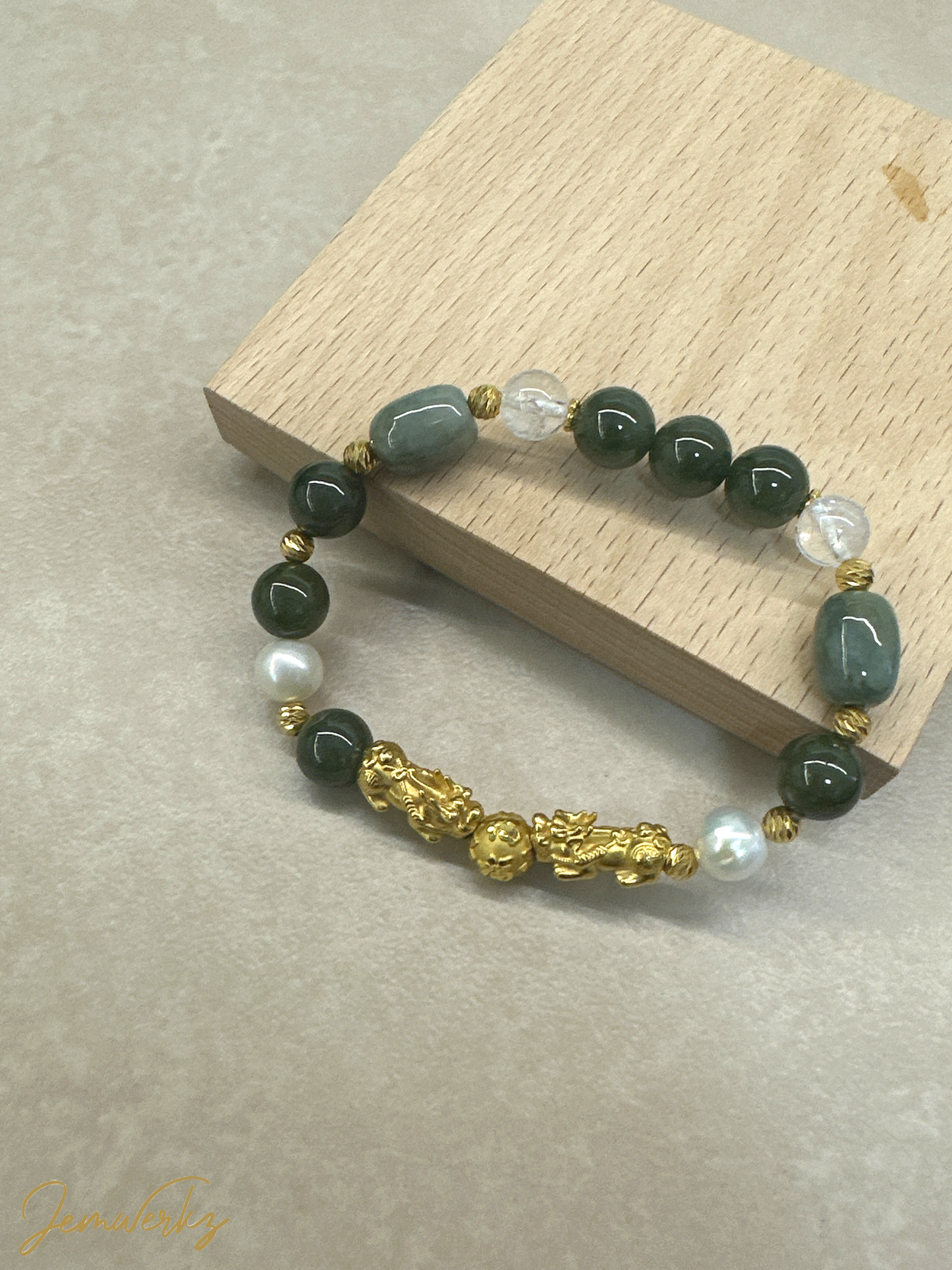 Load image into Gallery viewer, JORDANA GOLD 1.1 - 999 Pure Gold Pixiu with Jade Barrels, Jade, Crackled Clear Quartz, Freshwater Pearls and 916 Gold Spacers Bracelet
