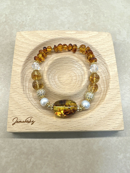Load image into Gallery viewer, ASTRID - Flower Amber Freeform, Beads and Chips, Freshwater Pearls and Clear Quartz Bracelet
