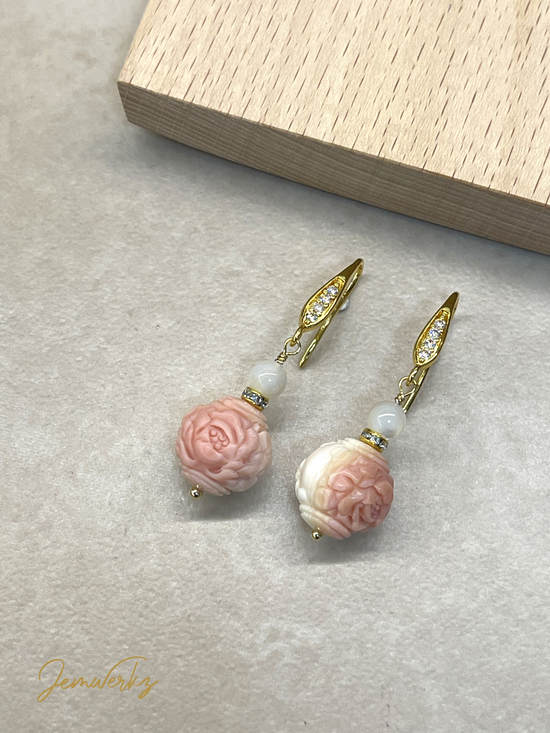 QIANA - Queen Conch Shell Peony / Tulip Mother-of-Pearl Earrings