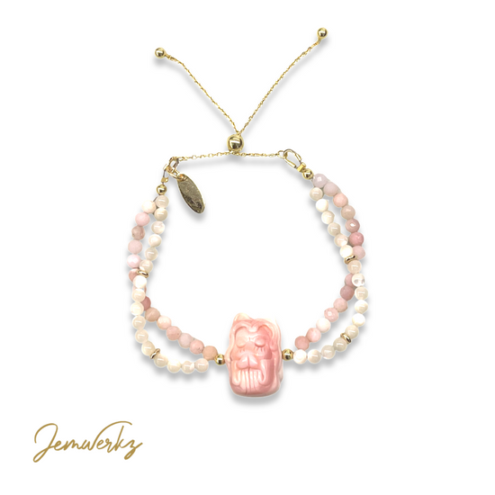 QUEENIE - Queen Conch Shell with Mother-of-Pearl Bracelet