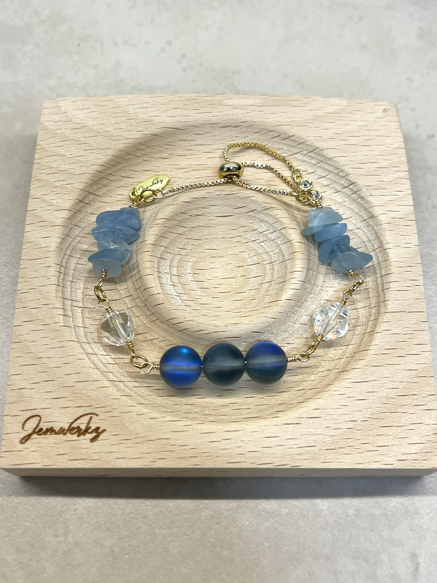 ALYZA 1.0 - Aquamarine Chips, Blue Aura Beads and Clear Quartz Bracelet (Gold)