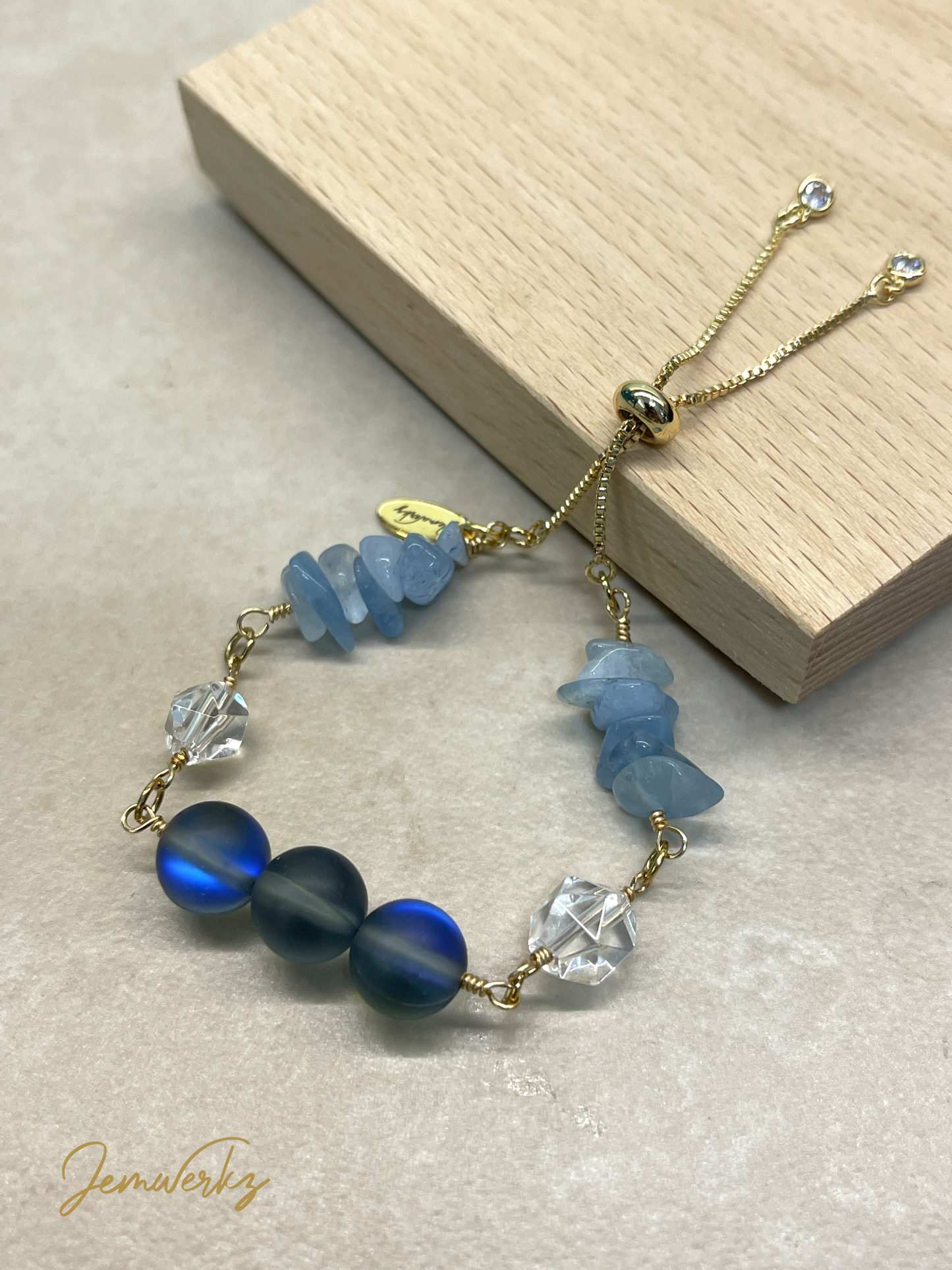 ALYZA 1.0 - Aquamarine Chips, Blue Aura Beads and Clear Quartz Bracelet (Gold)